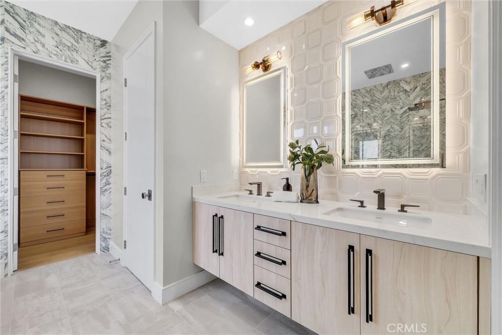 424 1/2 Orchid Avenue Back Unit