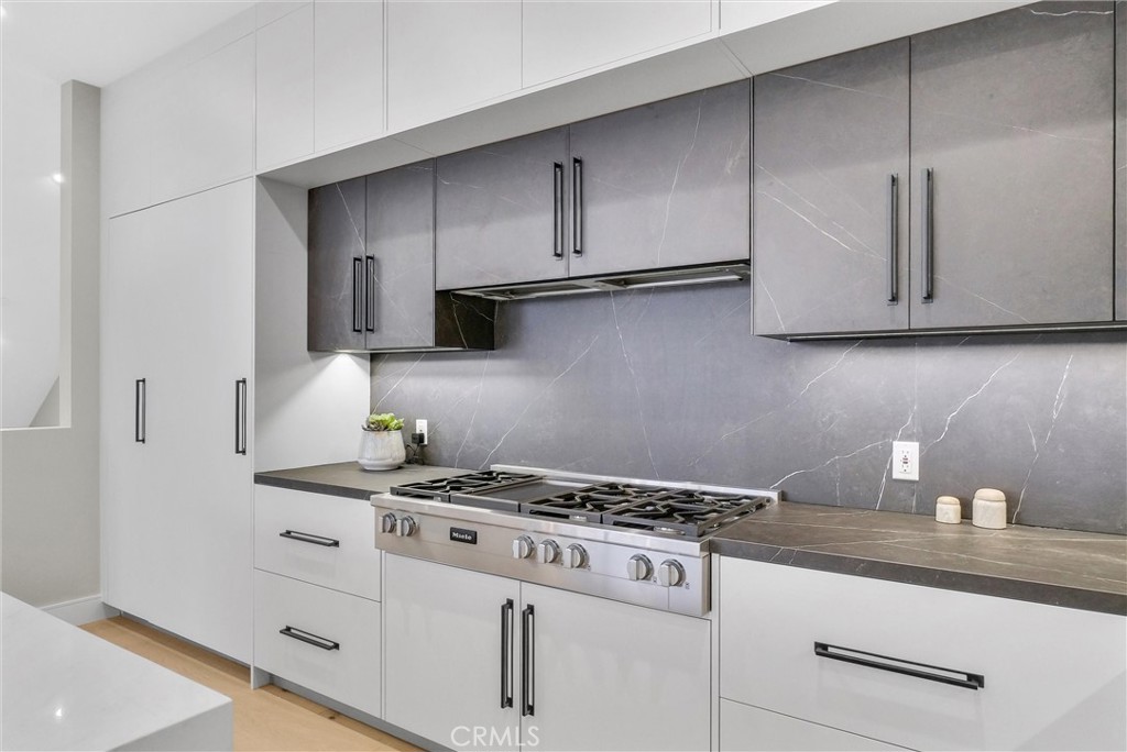 424 1/2 Orchid Avenue Back Unit