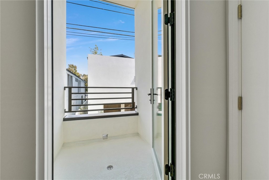 424 1/2 Orchid Avenue Back Unit