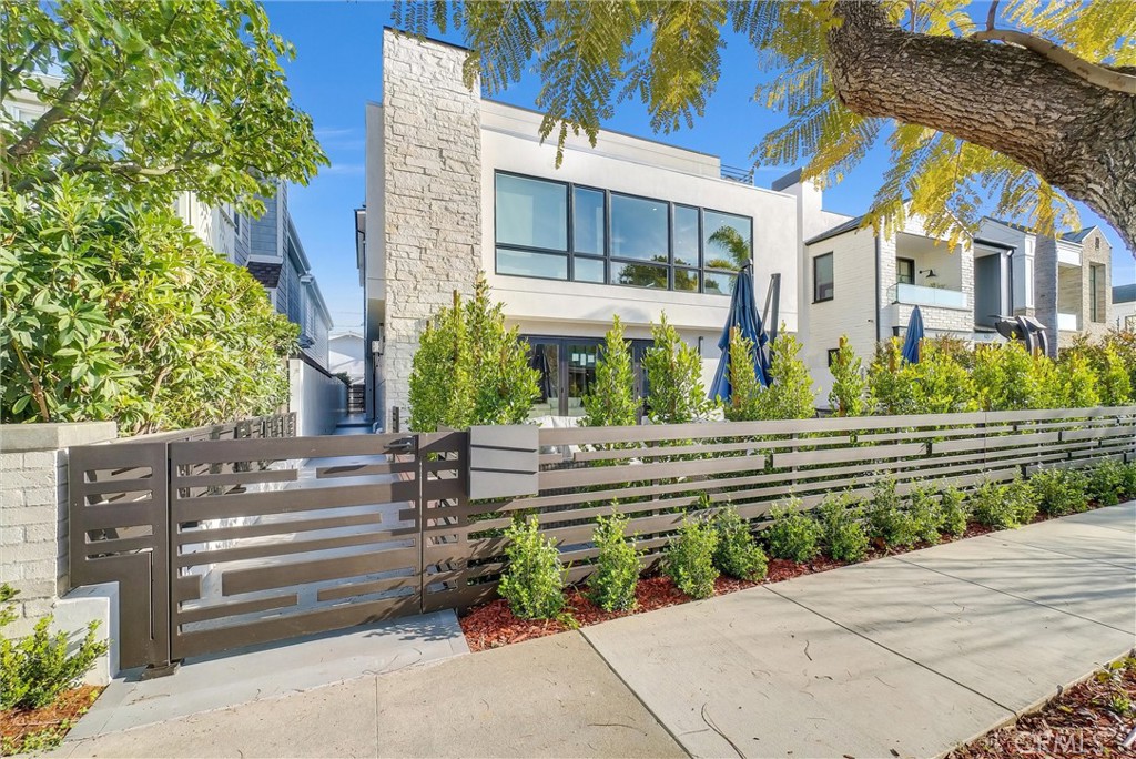 424 1/2 Orchid Avenue Back Unit