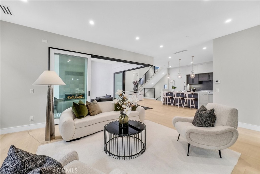 424 1/2 Orchid Avenue Back Unit