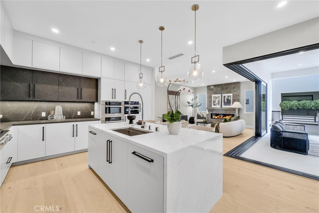 424 1/2 Orchid Avenue Back Unit