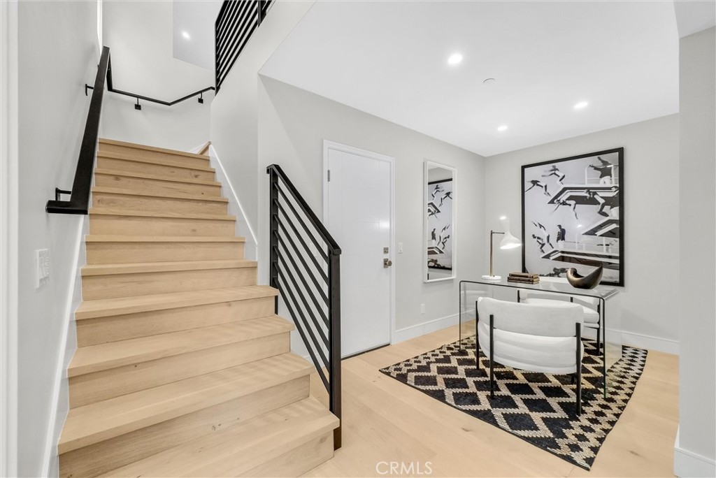 424 1/2 Orchid Avenue Back Unit