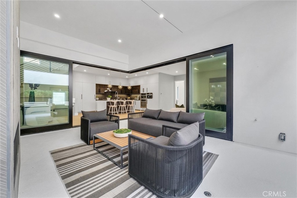 424 1/2 Orchid Avenue Back Unit