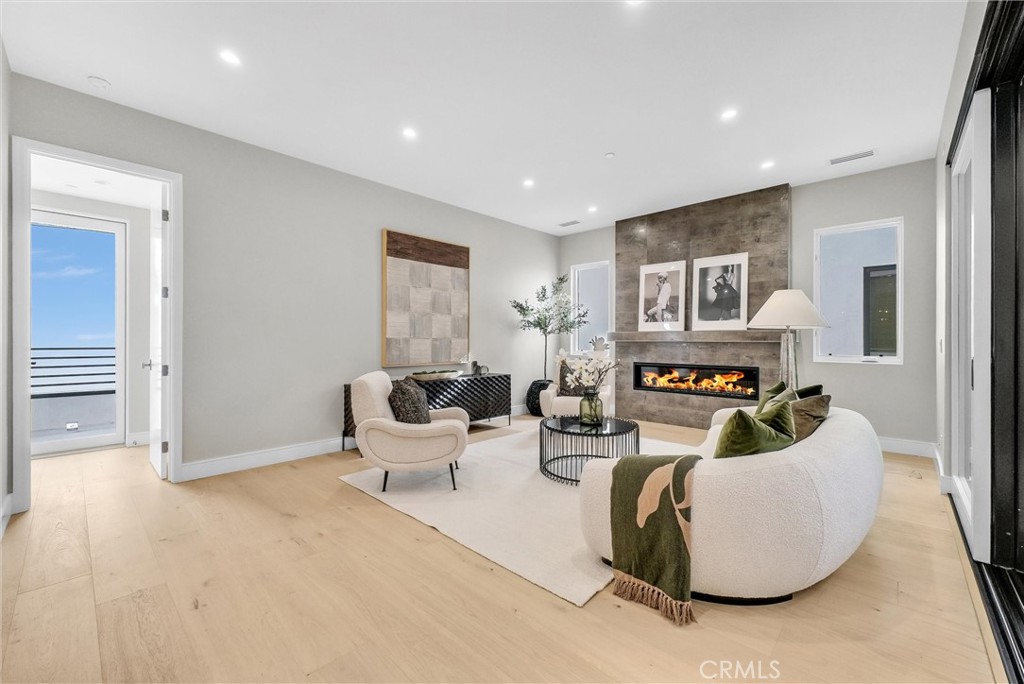 424 1/2 Orchid Avenue Back Unit