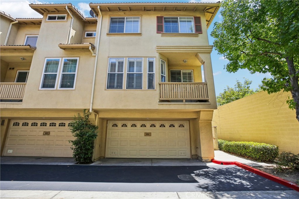 489 W Summerfield Circle