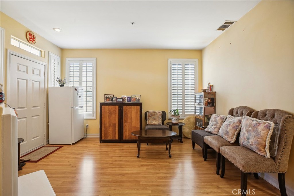 489 W Summerfield Circle