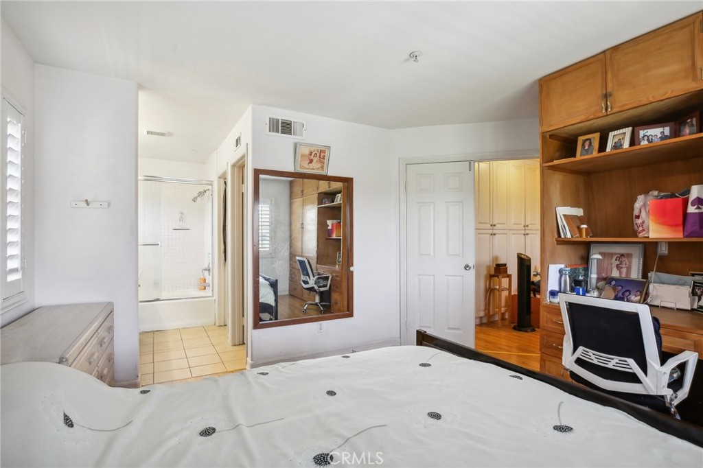 489 W Summerfield Circle