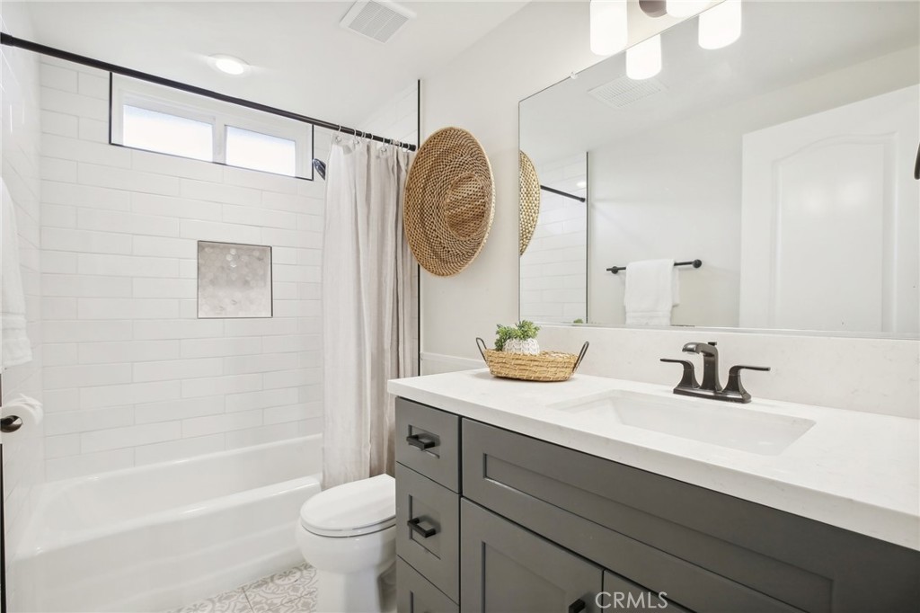 2300 E Coolidge Avenue