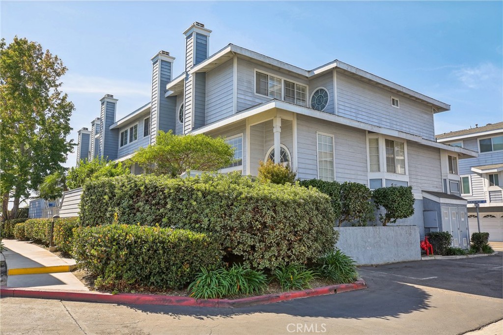 19130 Beachcrest Lane E