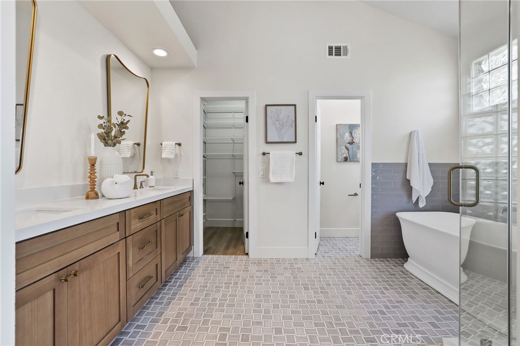 1602 Sea Horse Circle