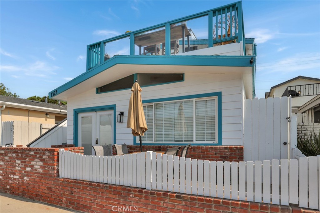 1324 W Balboa Boulevard