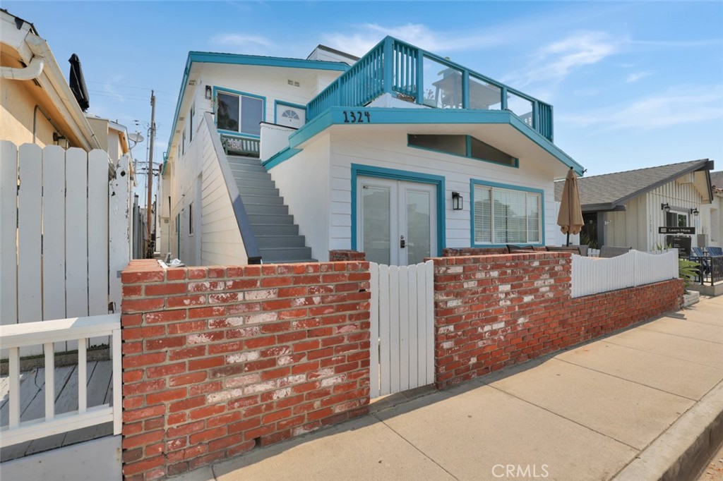 1324 W Balboa Boulevard