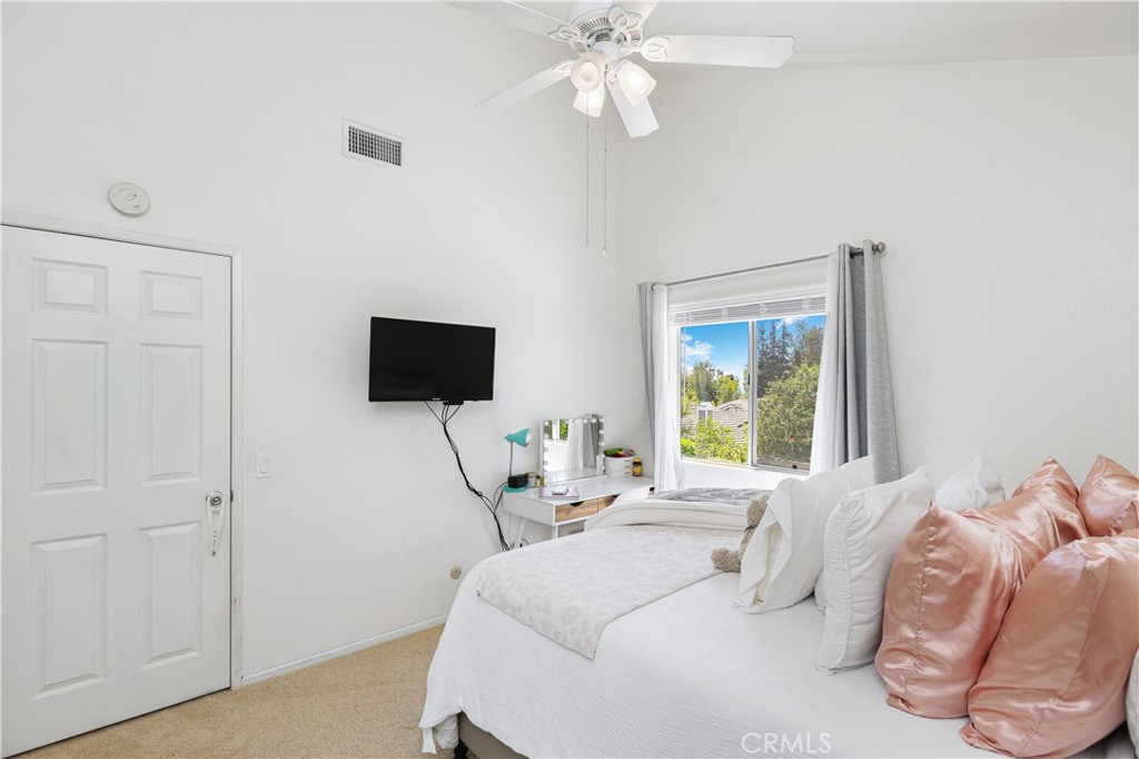 1435 Robert Court