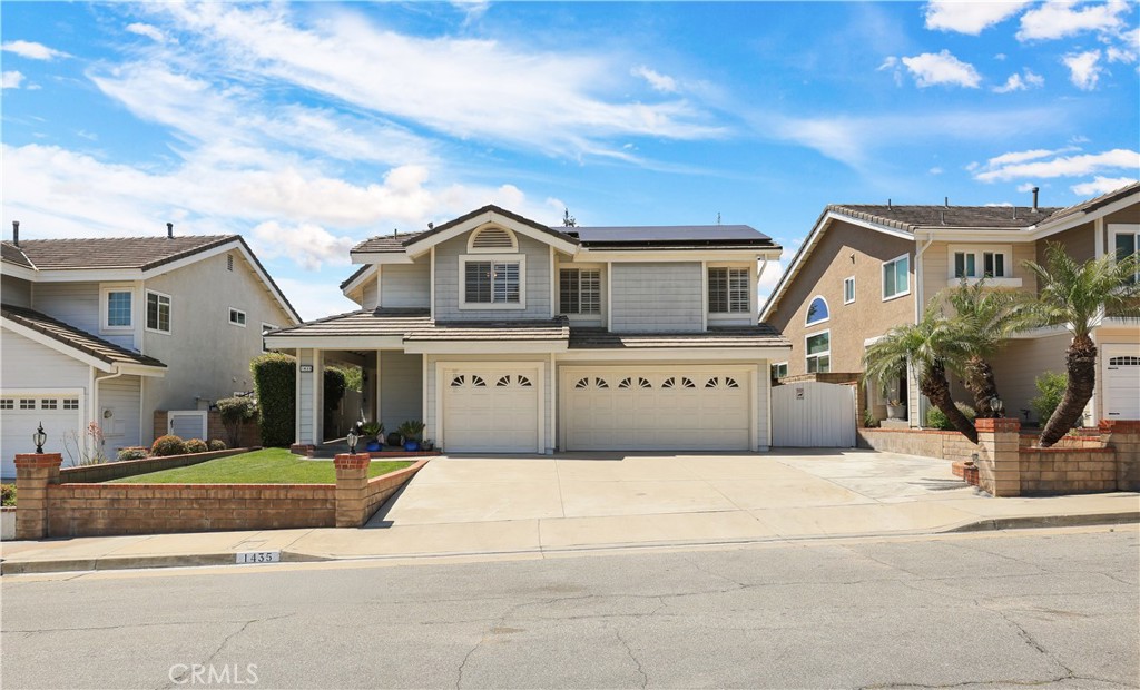 1435 Robert Court