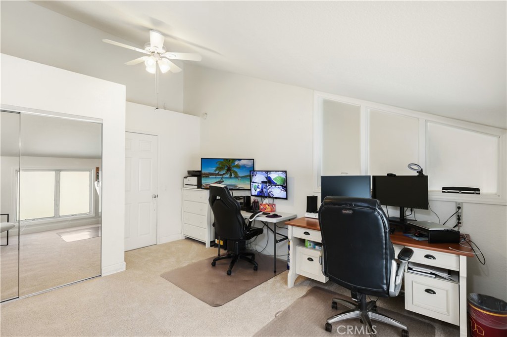 1435 Robert Court