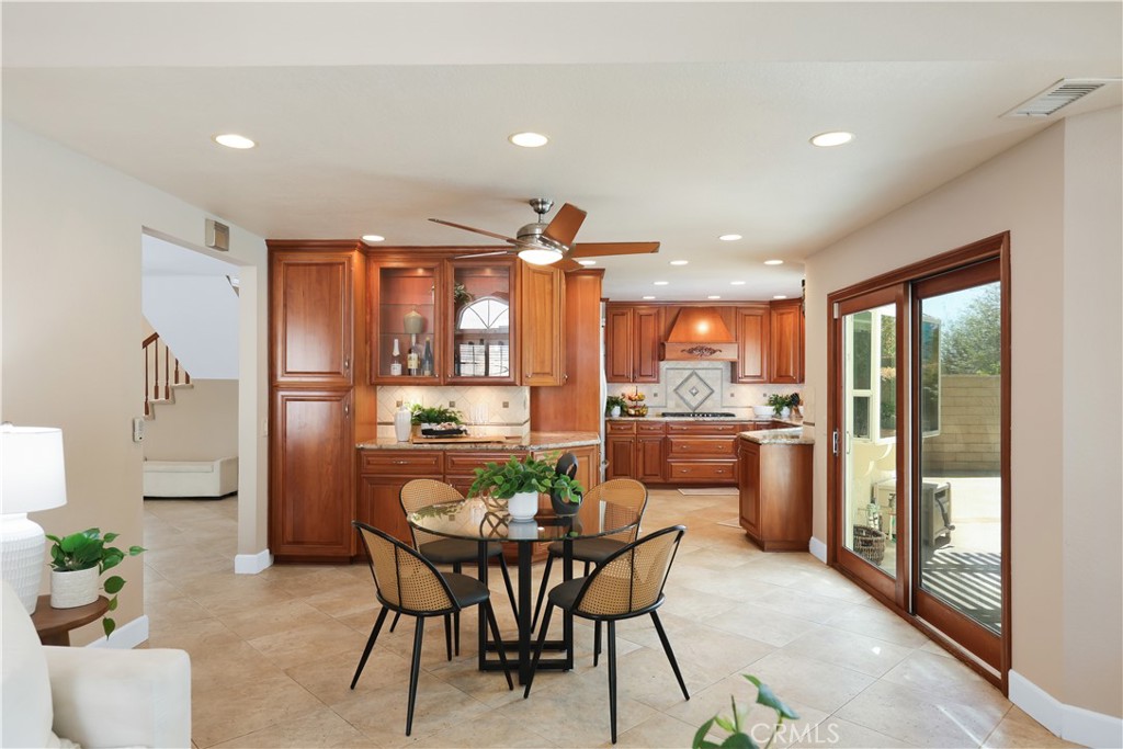 1435 Robert Court