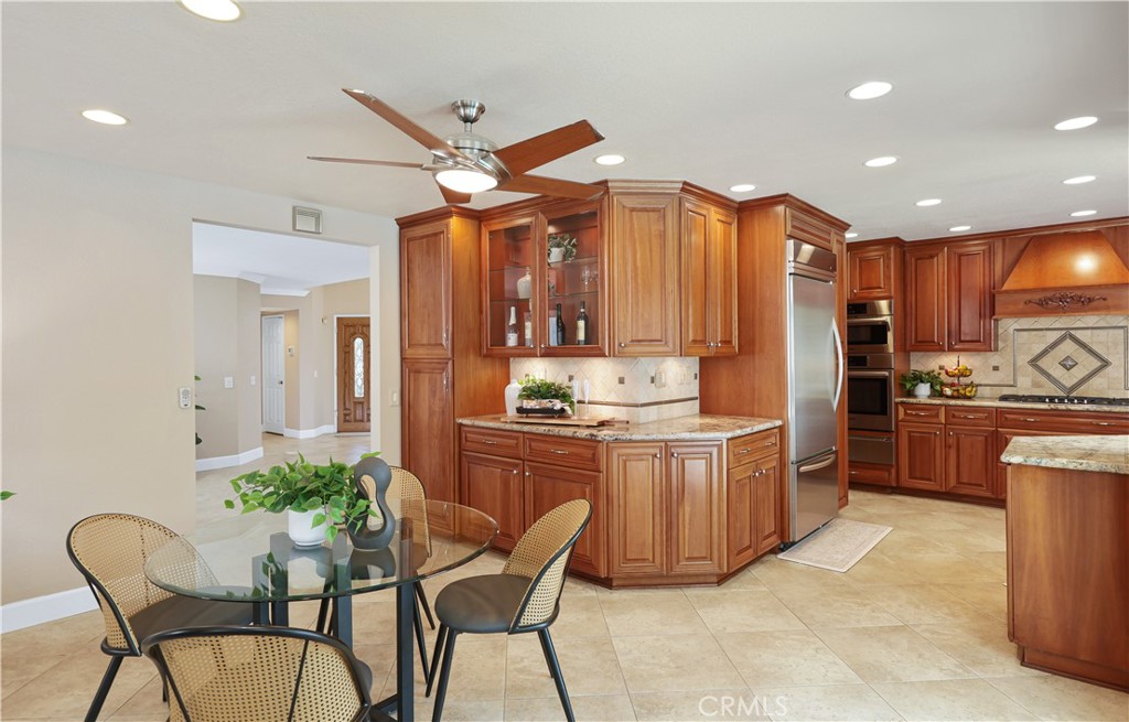 1435 Robert Court