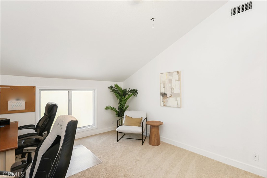 1435 Robert Court
