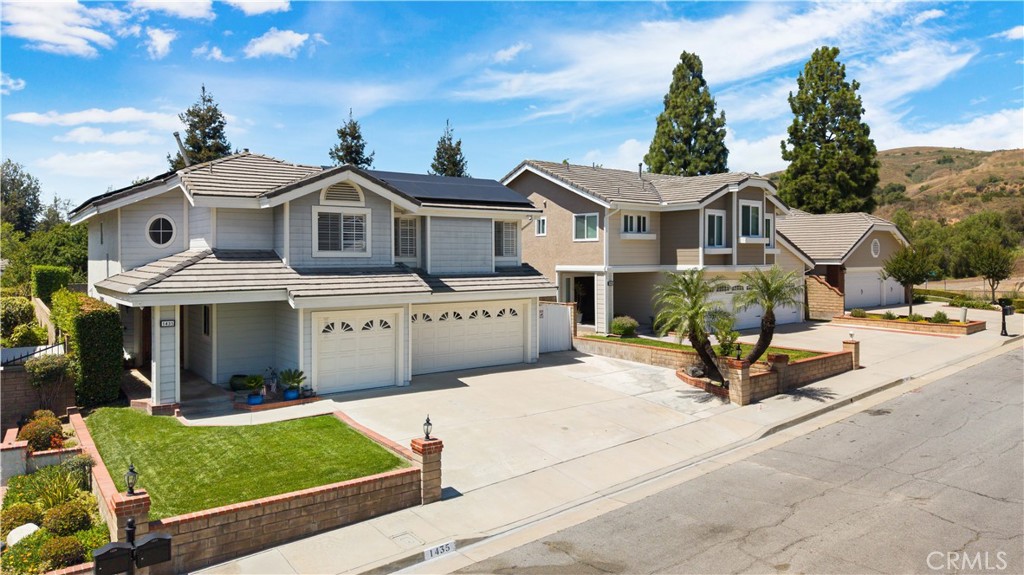 1435 Robert Court