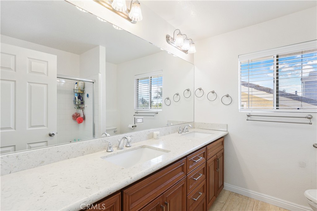 1435 Robert Court