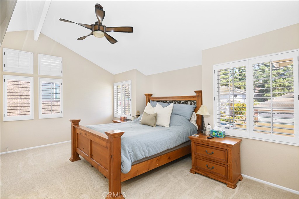 1435 Robert Court
