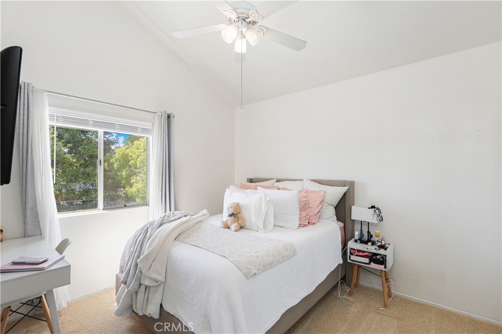 1435 Robert Court