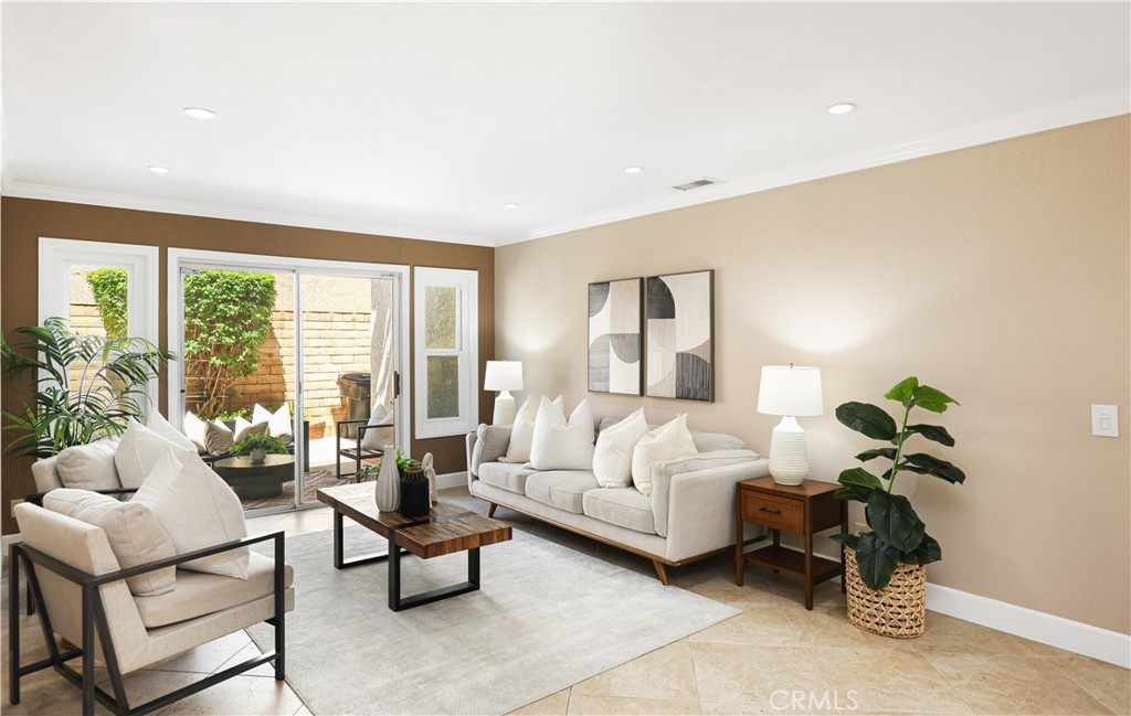 1435 Robert Court