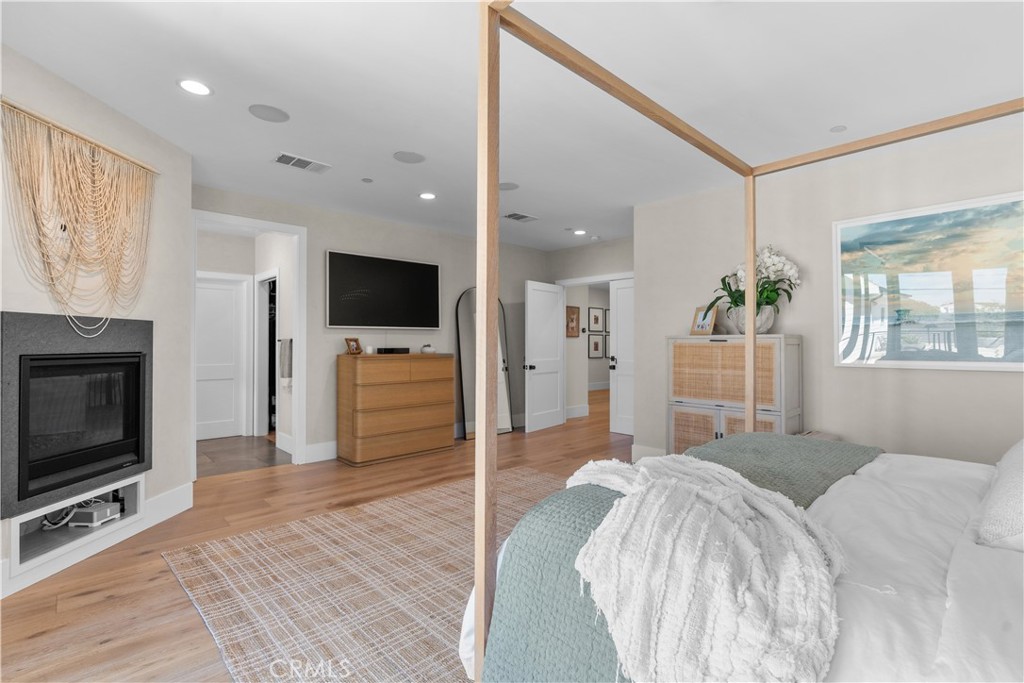 515 Tustin Ave