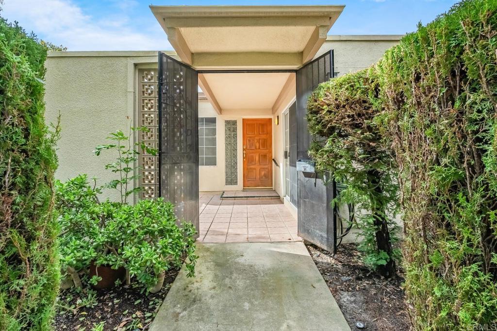 322 Avenida Carmel D