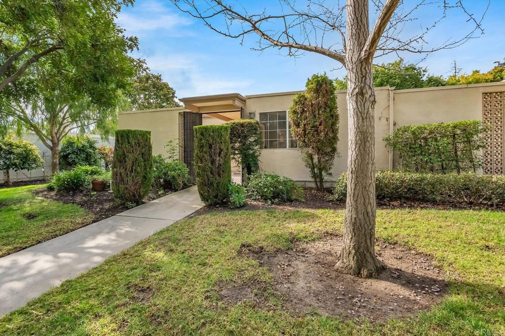 322 Avenida Carmel D