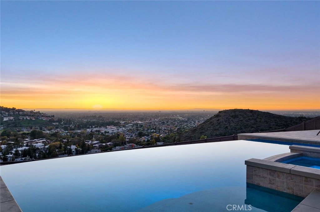 6222 E Inverness Place