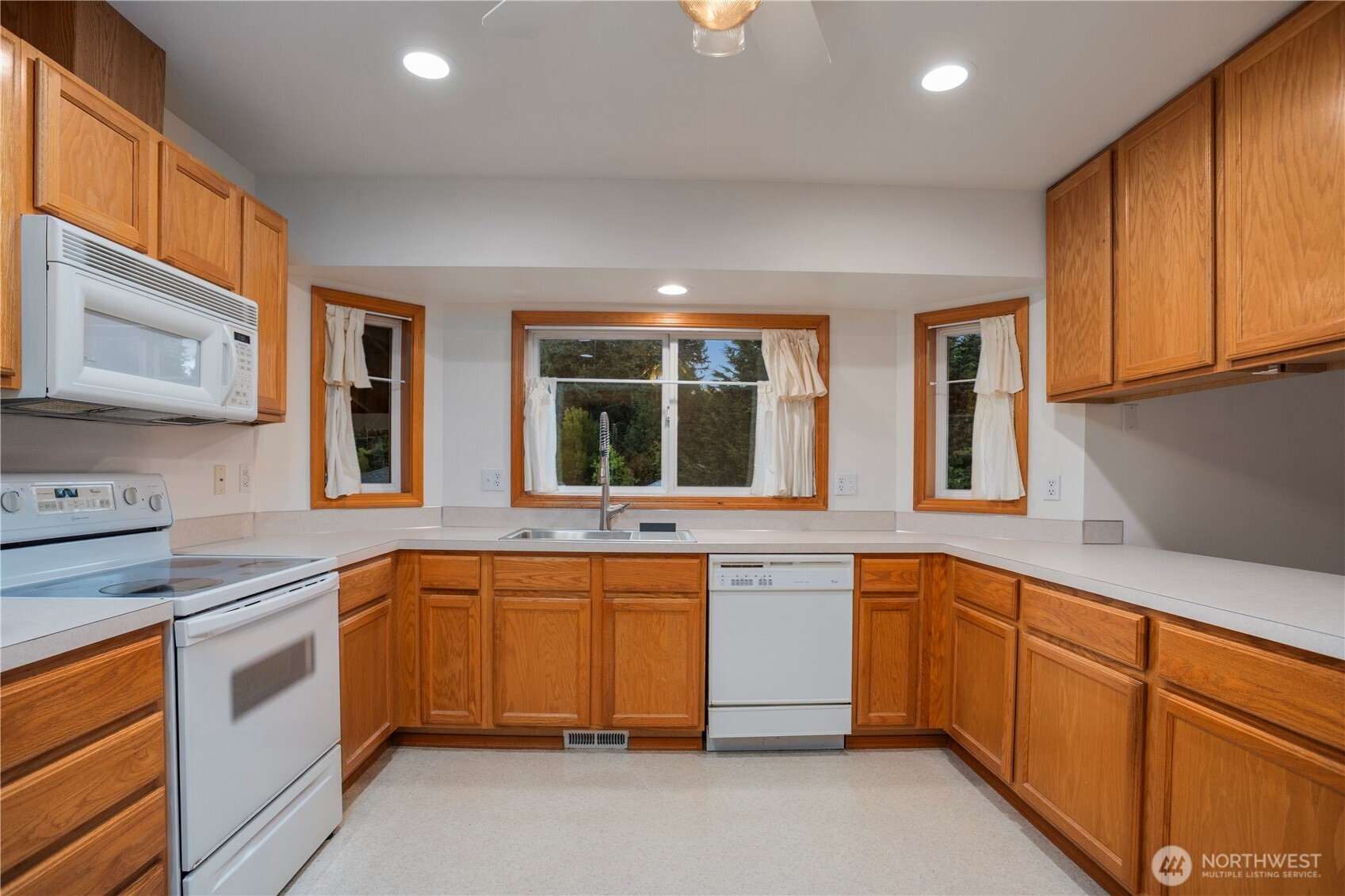 1915 135th Street Ct E