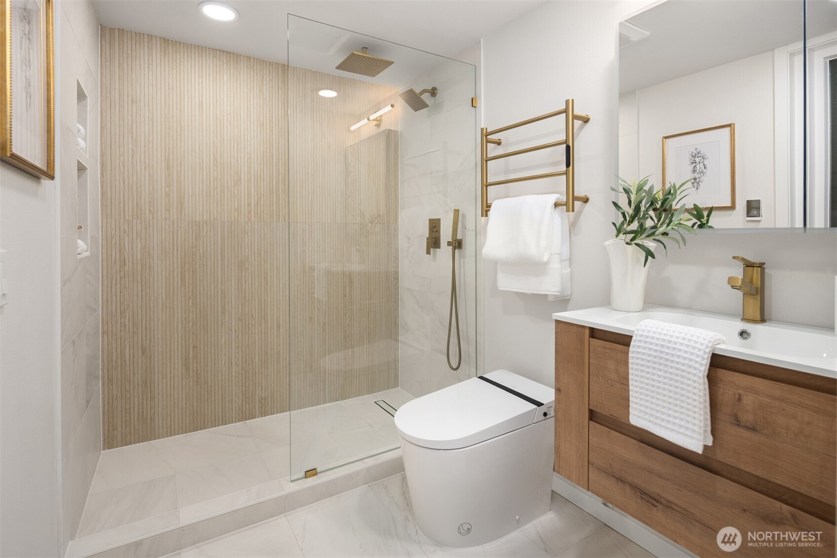 17050 37th Avenue NE