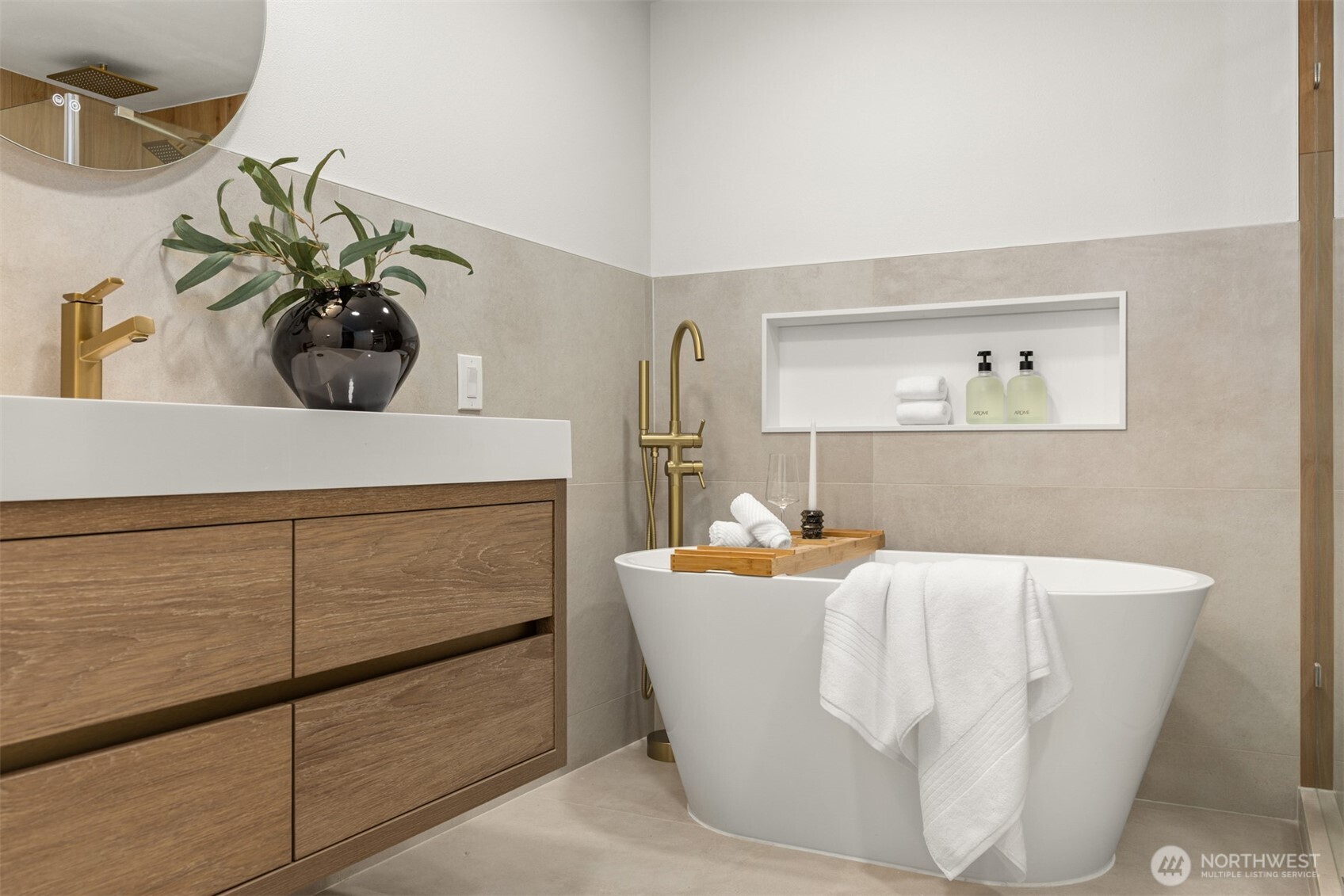 17050 37th Avenue NE