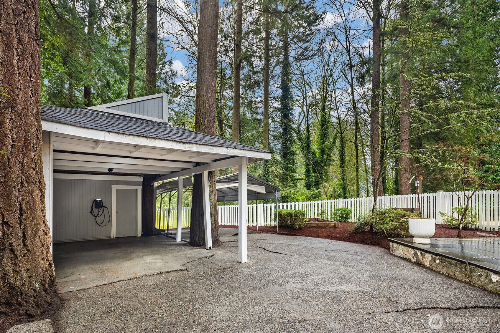 17050 37th Avenue NE