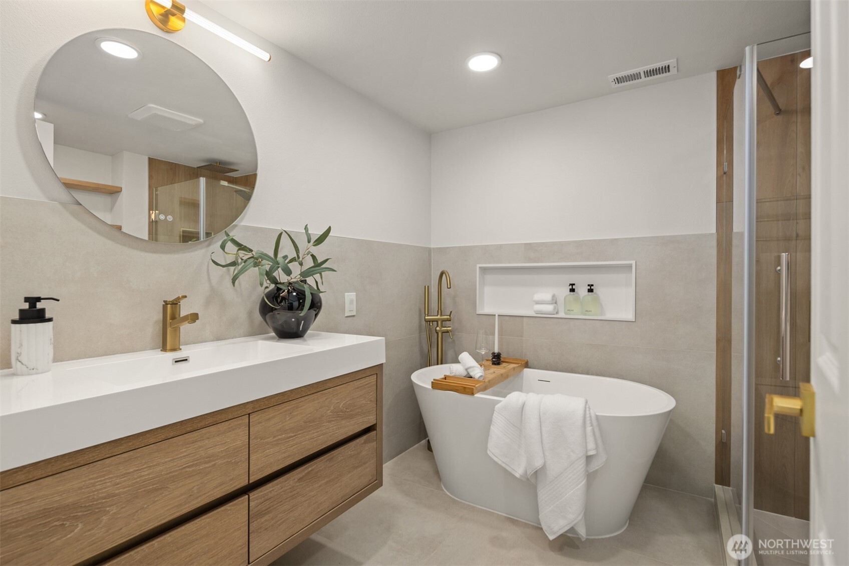 17050 37th Avenue NE