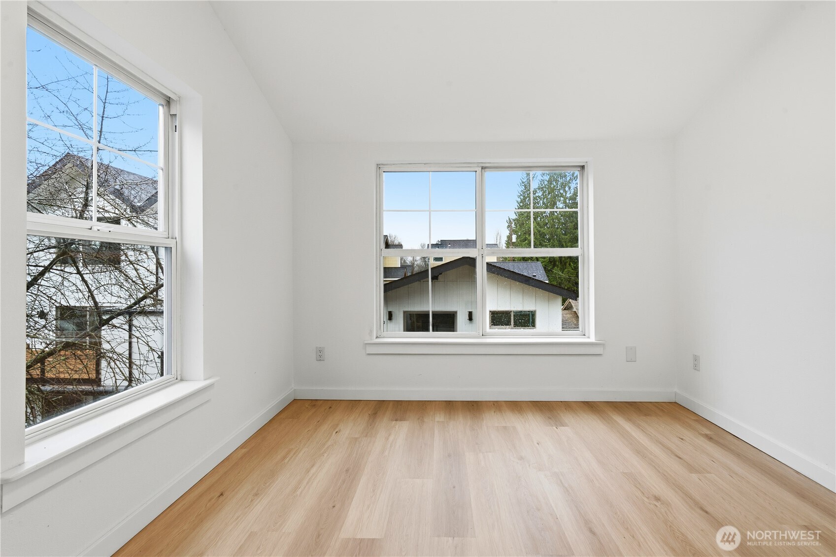 2707 NE 123rd Street