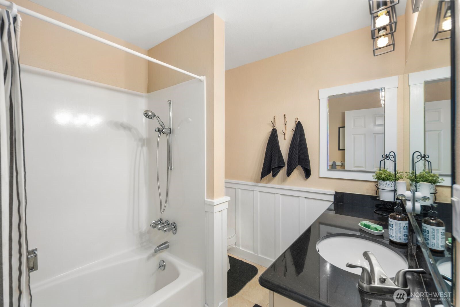 22828 Upper Dorre Don Way SE