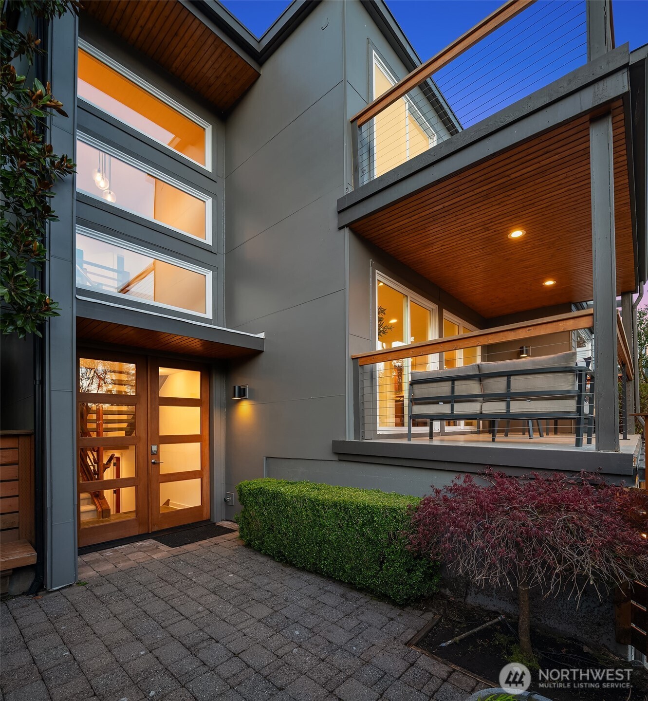 1030 Washington Place E