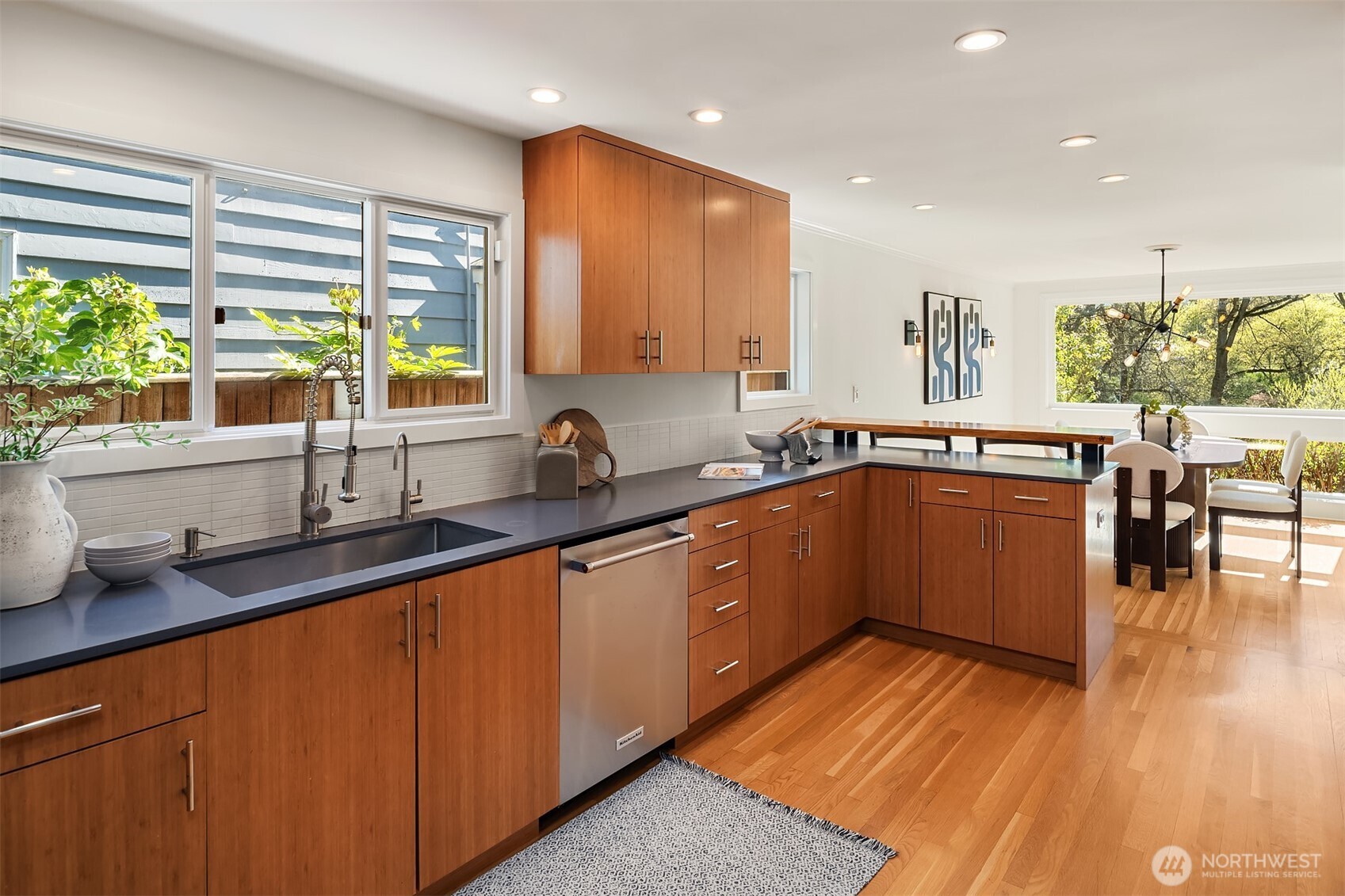 1030 Washington Place E