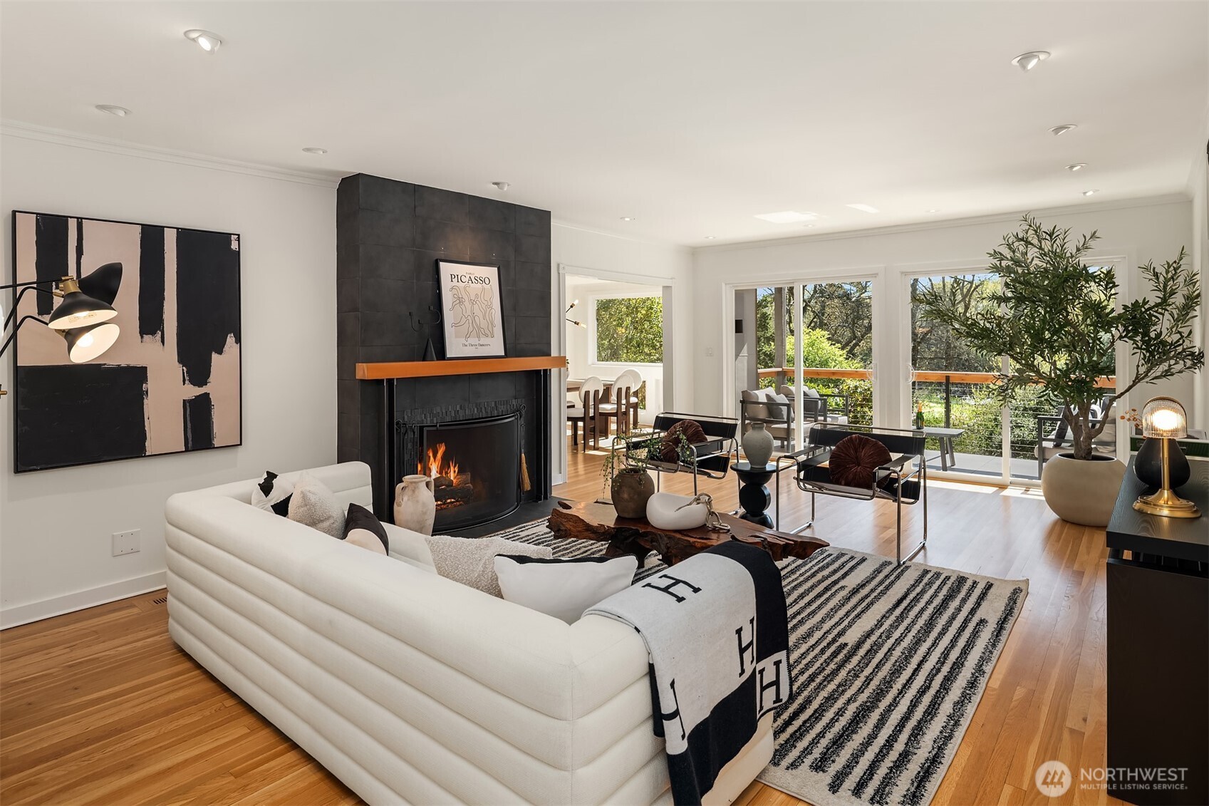 1030 Washington Place E