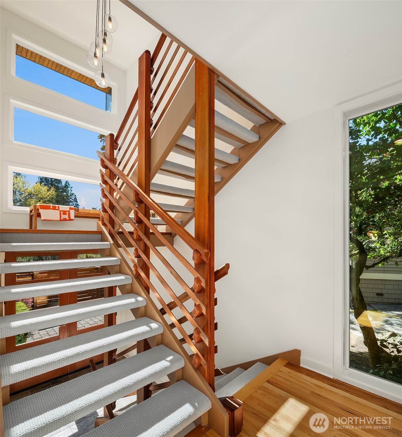 1030 Washington Place E