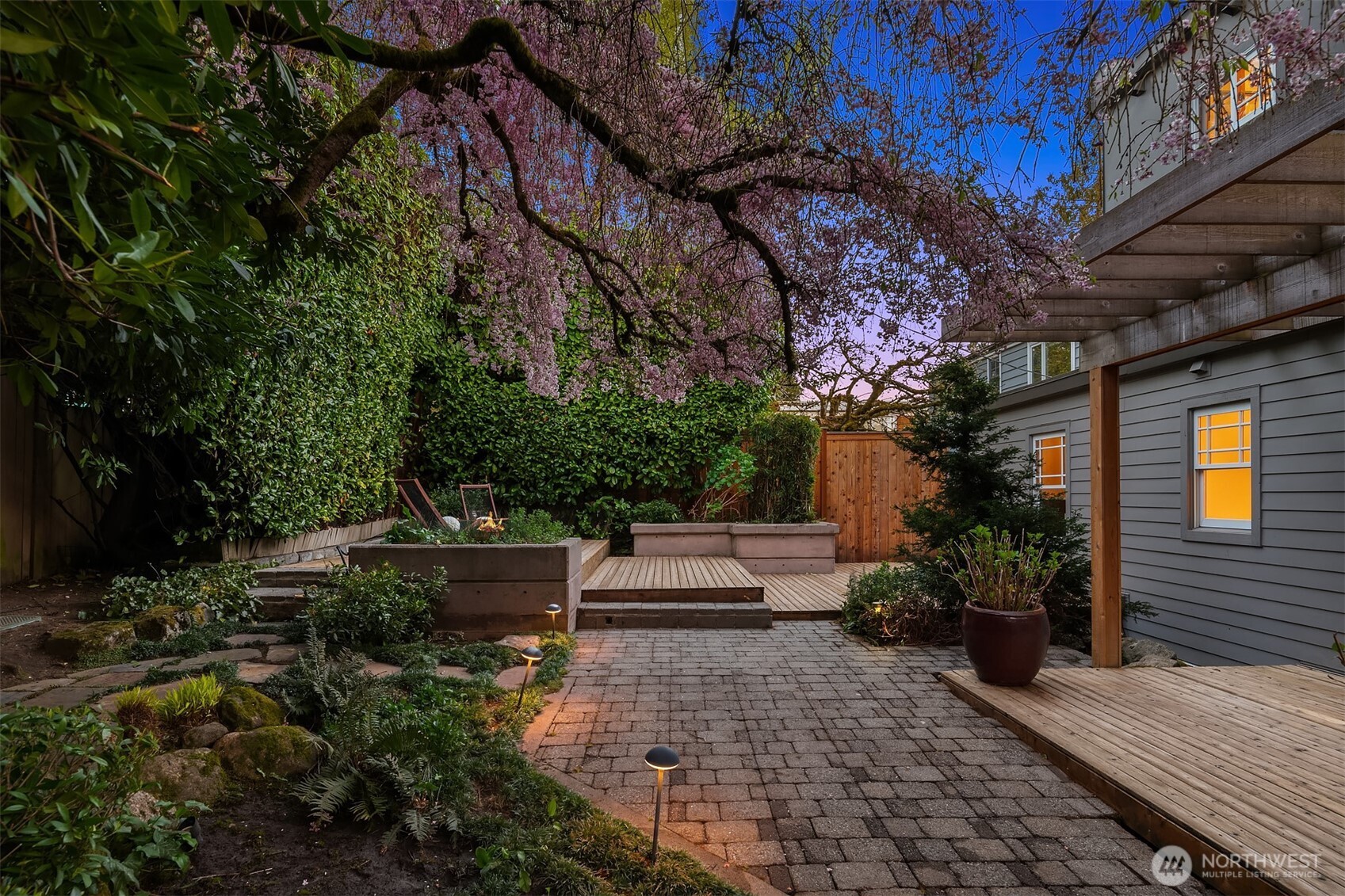 1030 Washington Place E