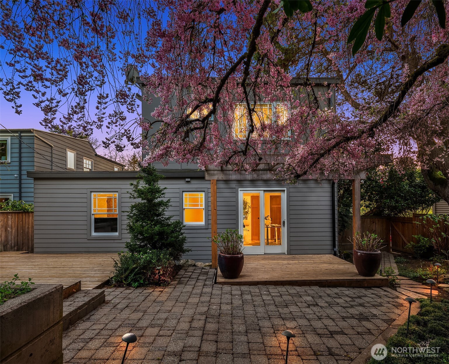 1030 Washington Place E