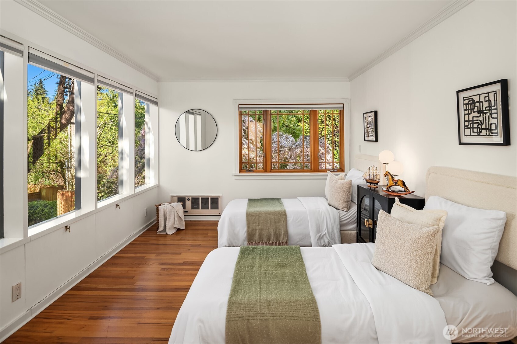 1030 Washington Place E