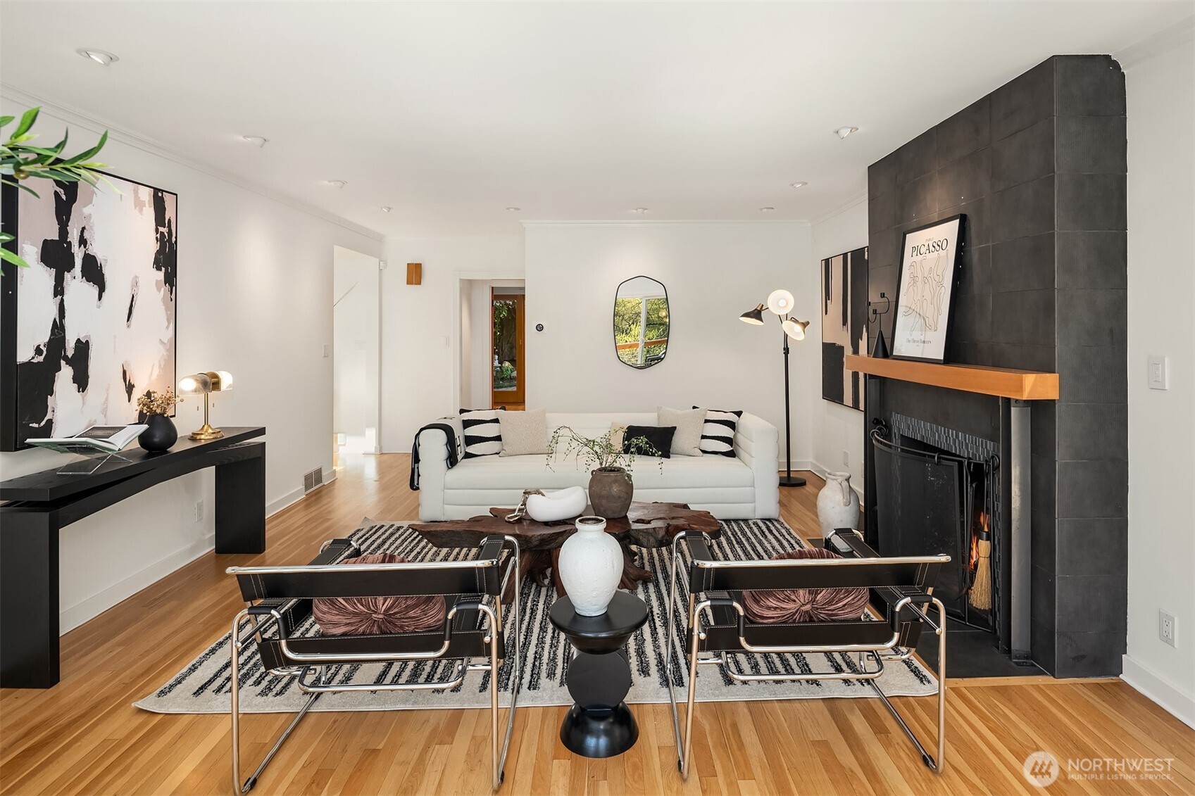 1030 Washington Place E