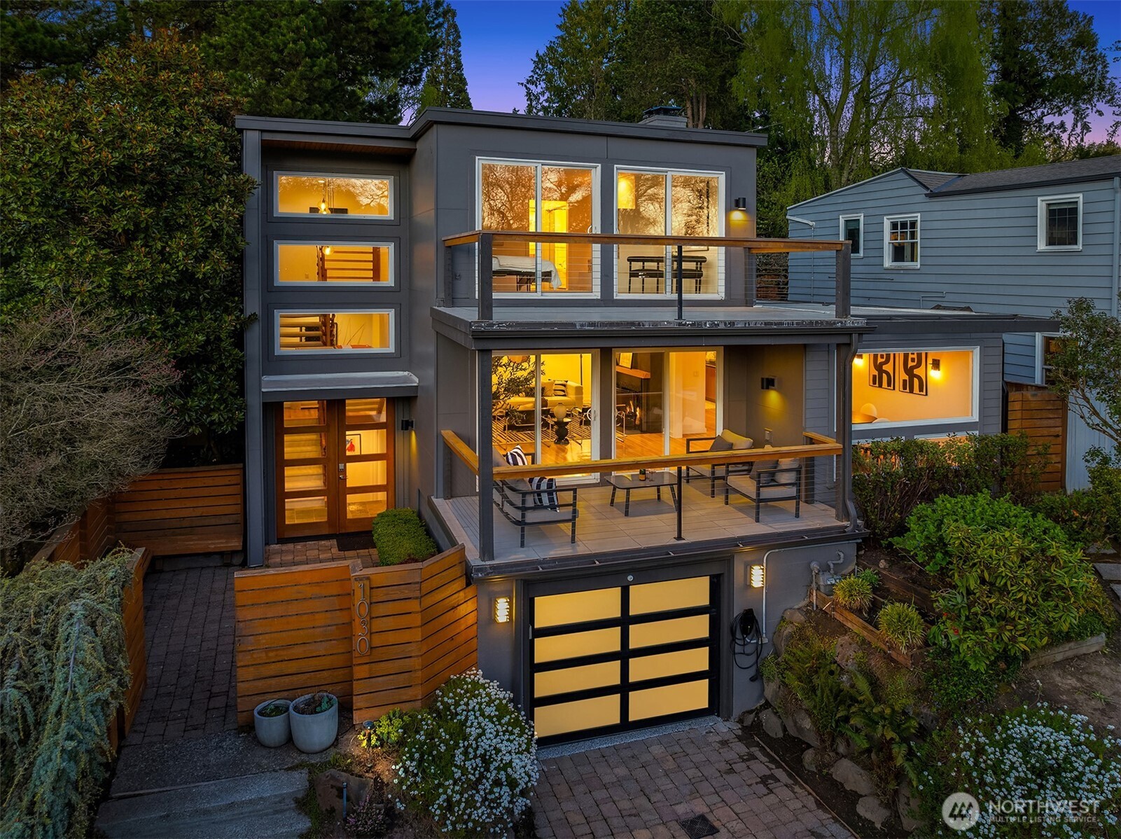 1030 Washington Place E