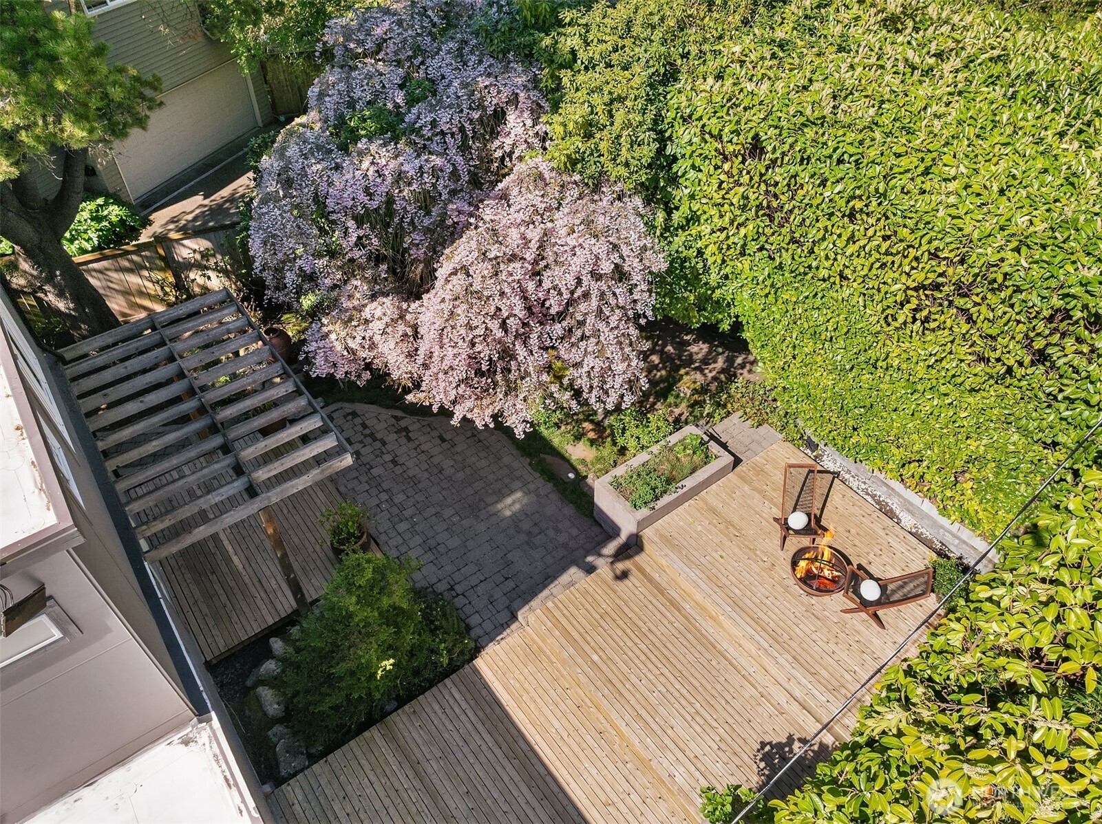 1030 Washington Place E