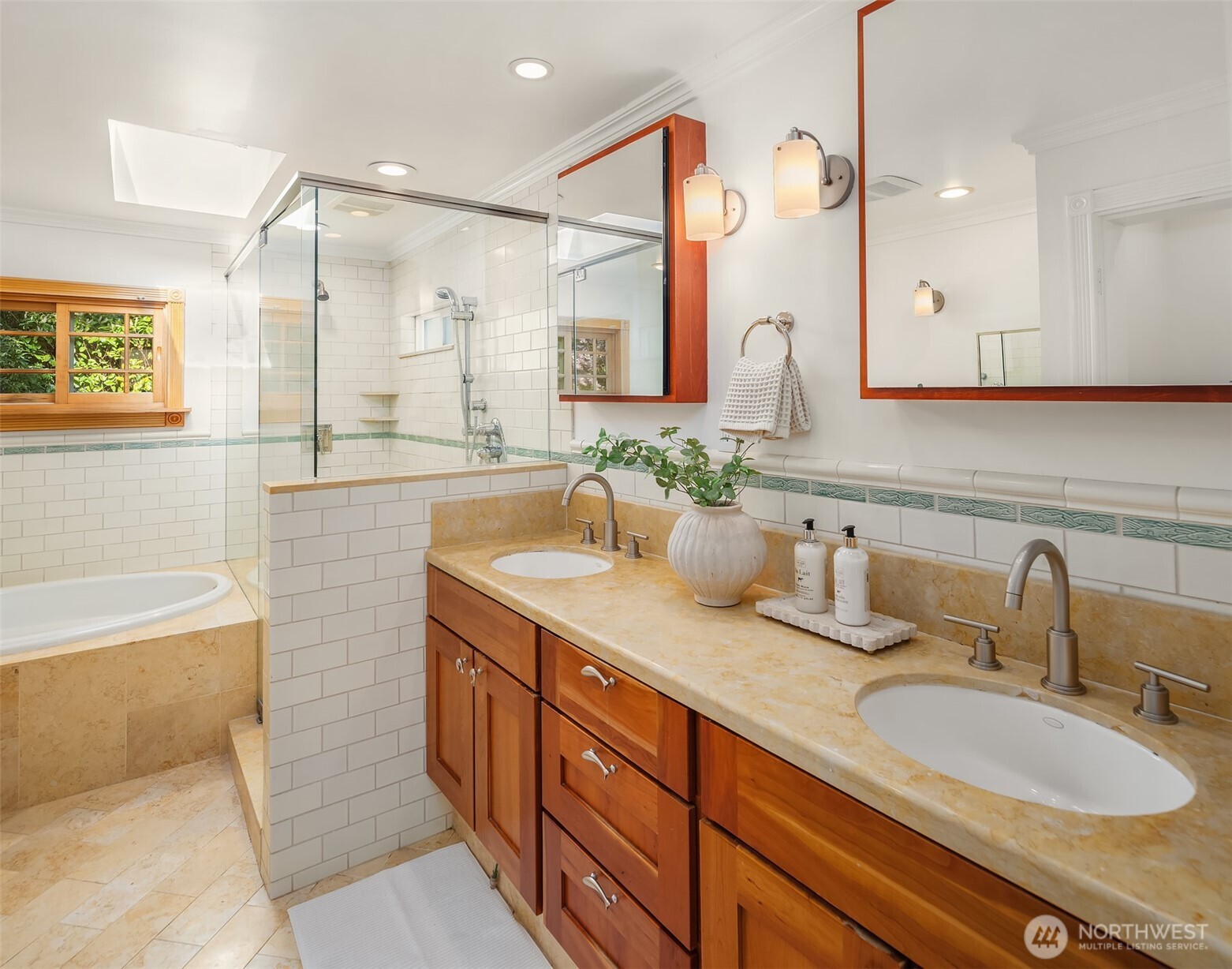 1030 Washington Place E